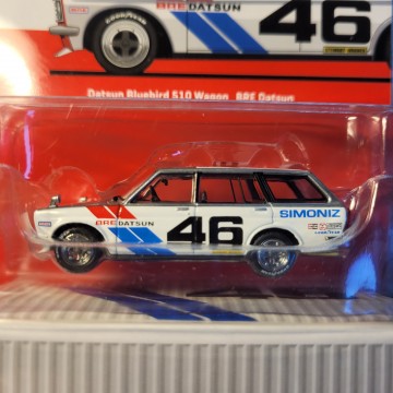 CHASE CAR DATSUN BLUEBIRD...