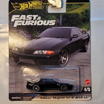NISSAN SKYLINE GTR BNR32...