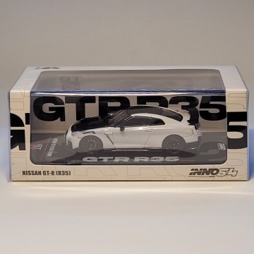 NISSAN GTR R35 BLANCO INNO64